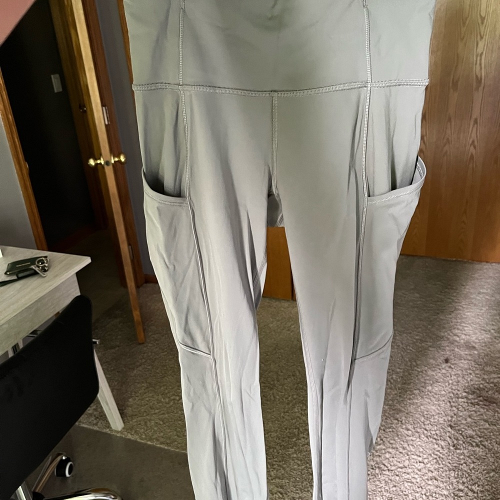 Lululemon Swift Speed Up High Rise. Size 4 In A G… - image 3